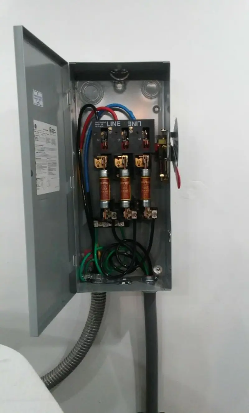 Three-phase disconnect switch installed for Smoke Detector Installation in Eureka